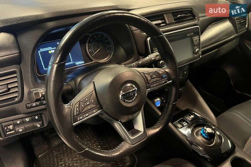 Хэтчбек Nissan Leaf 2018 в Луцке
