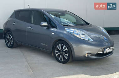 Хетчбек Nissan Leaf 2014 в 