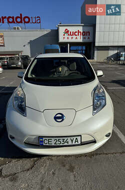 Хэтчбек Nissan Leaf 2012 в 