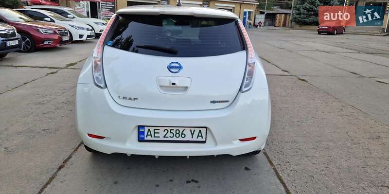 Хэтчбек Nissan Leaf 2016 в Днепре