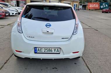 Хэтчбек Nissan Leaf 2016 в 