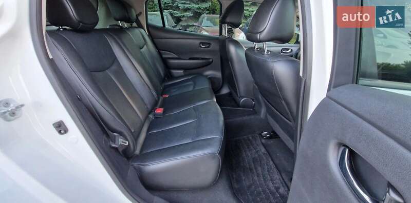 Хэтчбек Nissan Leaf 2016 в Днепре