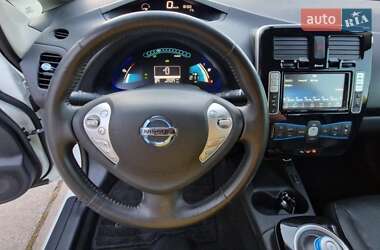Хэтчбек Nissan Leaf 2016 в 