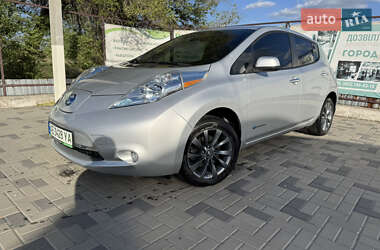 Хэтчбек Nissan Leaf 2016 в 