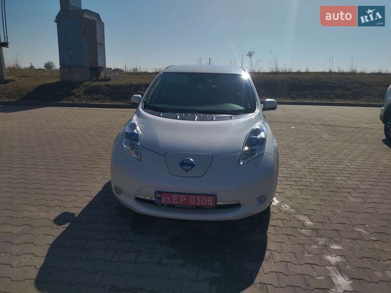 Хетчбек Nissan Leaf 2015 в Луцьку