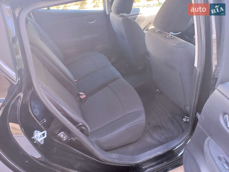 Хэтчбек Nissan Leaf 2015 в Летичеве