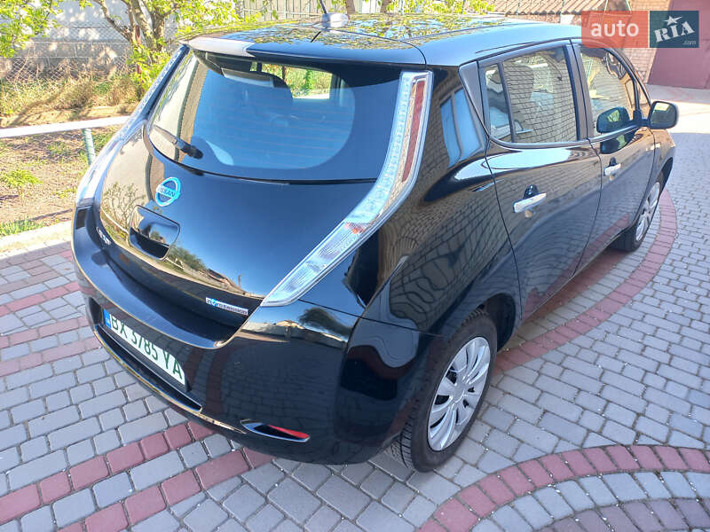 Хэтчбек Nissan Leaf 2015 в Летичеве