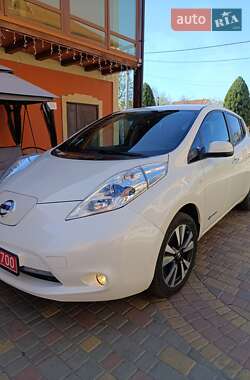 Хэтчбек Nissan Leaf 2016 в 