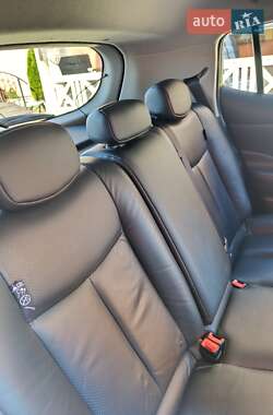 Хэтчбек Nissan Leaf 2016 в 