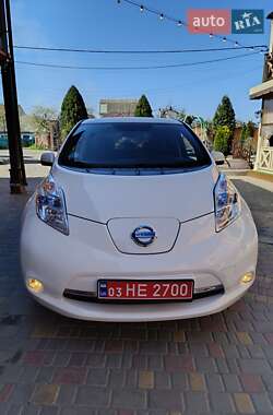 Хэтчбек Nissan Leaf 2016 в 