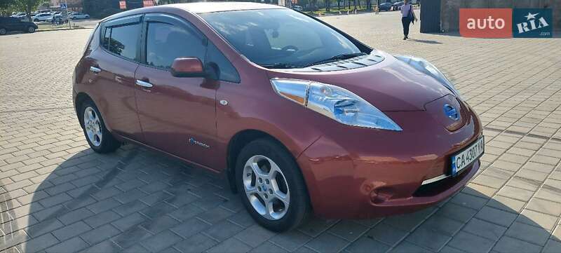 Хетчбек Nissan Leaf 2013 в Черкасах фото 17 Хетчбек Nissan Leaf 2013 в Черкасах