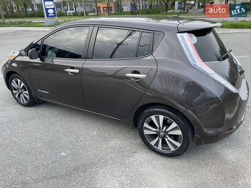 Хетчбек Nissan Leaf 2016 в Запоріжжі