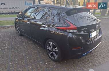 Хэтчбек Nissan Leaf 2018 в 