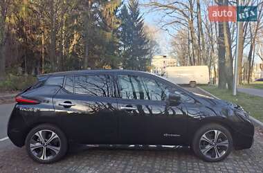 Хэтчбек Nissan Leaf 2018 в 