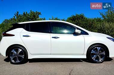 Хэтчбек Nissan Leaf 2020 в 