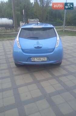 Хэтчбек Nissan Leaf 2011 в 
