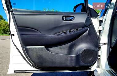 Хэтчбек Nissan Leaf 2020 в 