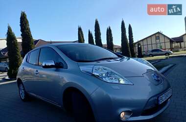 Хэтчбек Nissan Leaf 2014 в 