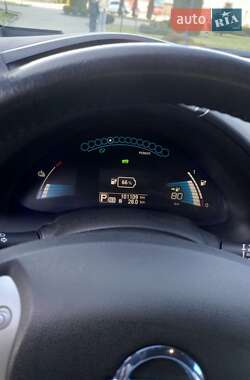 Хэтчбек Nissan Leaf 2014 в 