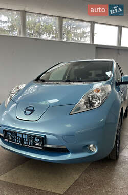 Хэтчбек Nissan Leaf 2015 в 