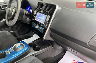 Хэтчбек Nissan Leaf 2015 в 