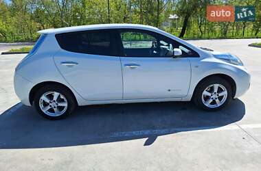 Хетчбек Nissan Leaf 2013 в 