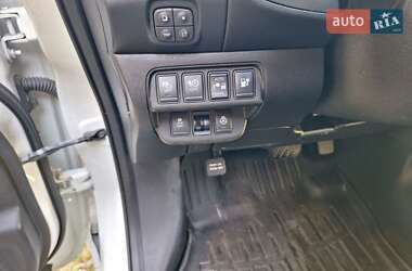 Хетчбек Nissan Leaf 2013 в 