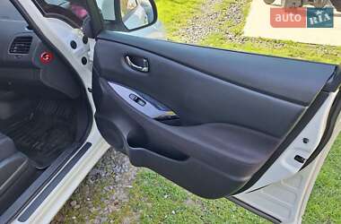 Хетчбек Nissan Leaf 2013 в 