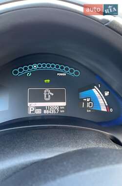 Хетчбек Nissan Leaf 2013 в 