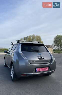 Хетчбек Nissan Leaf 2013 в 