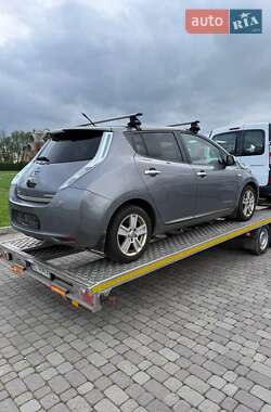 Хетчбек Nissan Leaf 2013 в 