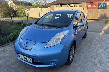 Хэтчбек Nissan Leaf 2014 в 