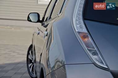 Хэтчбек Nissan Leaf 2017 в 