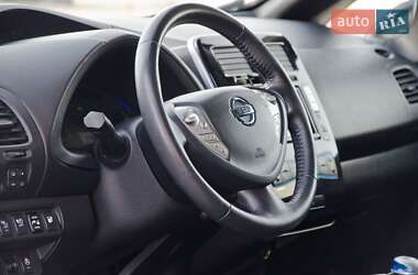 Хэтчбек Nissan Leaf 2017 в 