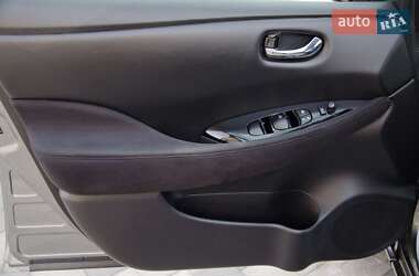 Хэтчбек Nissan Leaf 2017 в 