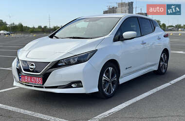 Хэтчбек Nissan Leaf 2019 в 