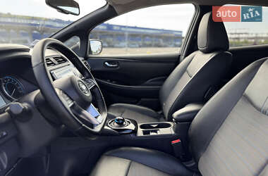 Хэтчбек Nissan Leaf 2019 в 