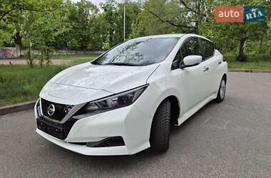 Хэтчбек Nissan Leaf 2021 в Киеве