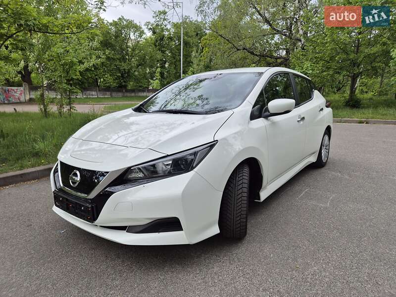 Хетчбек Nissan Leaf 2021 в 