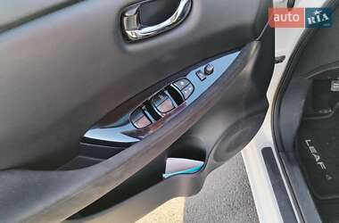 Хетчбек Nissan Leaf 2014 в 