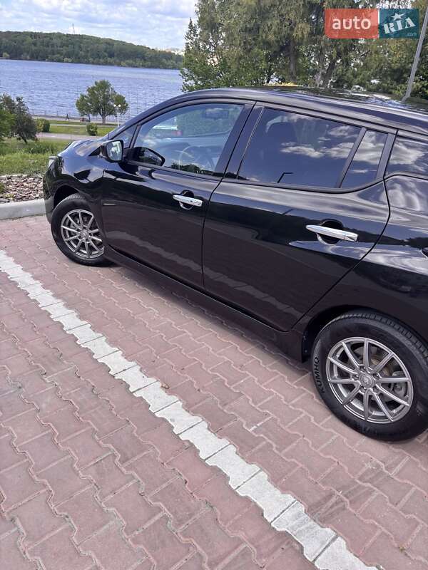 Хэтчбек Nissan Leaf 2021 в Тернополе