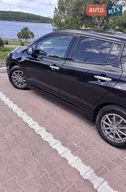Хэтчбек Nissan Leaf 2021 в 