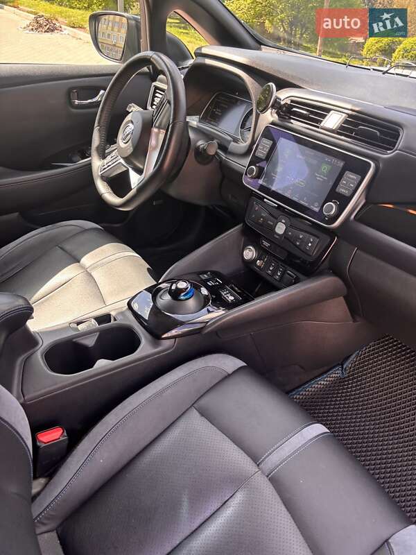 Хэтчбек Nissan Leaf 2021 в Тернополе