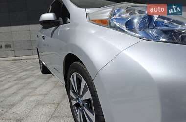 Хетчбек Nissan Leaf 2013 в 