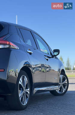 Хэтчбек Nissan Leaf 2018 в 
