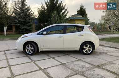 Хэтчбек Nissan Leaf 2014 в 