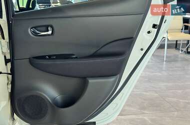 Хетчбек Nissan Leaf 2020 в 