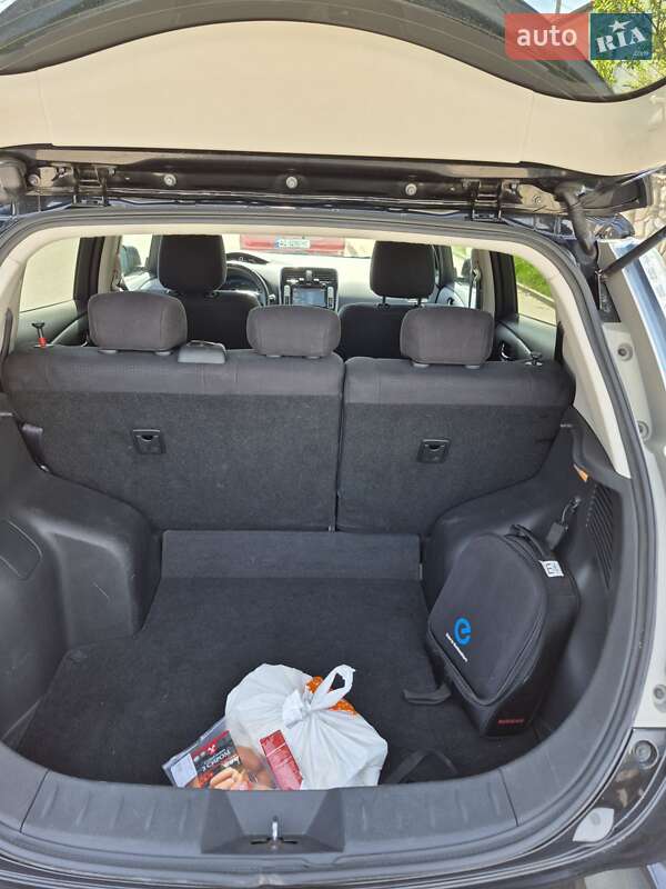Хэтчбек Nissan Leaf 2014 в Луцке