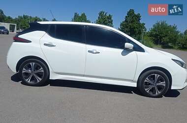 Хетчбек Nissan Leaf 2020 в 
