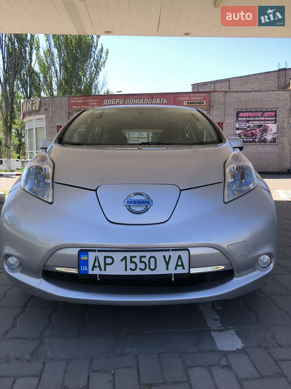 Хэтчбек Nissan Leaf 2015 в Запорожье